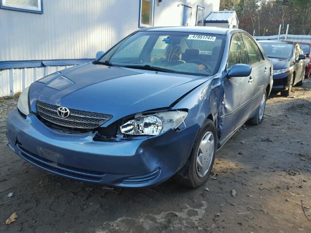 4T1BE32K83U749499 - 2003 TOYOTA CAMRY LE BLUE photo 2