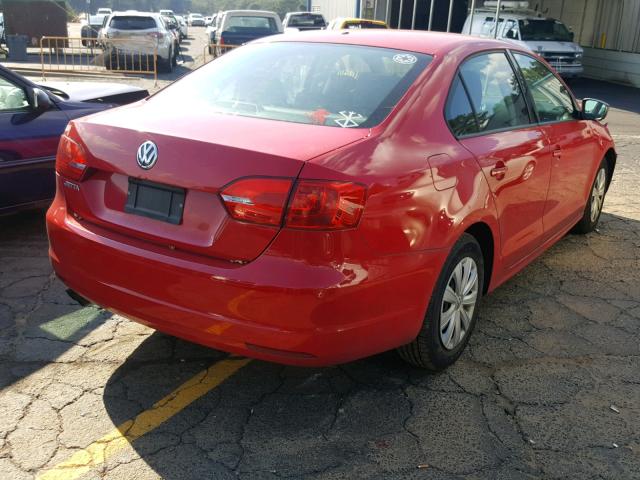 3VW2K7AJ2DM384978 - 2013 VOLKSWAGEN JETTA BASE RED photo 4