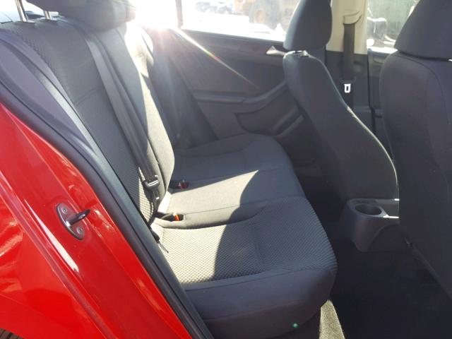 3VW2K7AJ2DM384978 - 2013 VOLKSWAGEN JETTA BASE RED photo 6