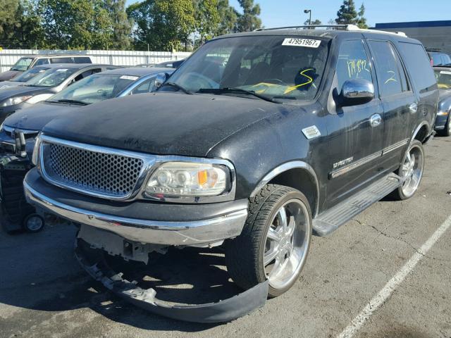 1FMRU15WX2LA13589 - 2002 FORD EXPEDITION BLACK photo 2