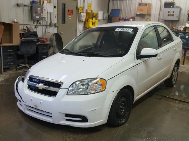 KL1TD5DE7AB087977 - 2010 CHEVROLET AVEO LS WHITE photo 2