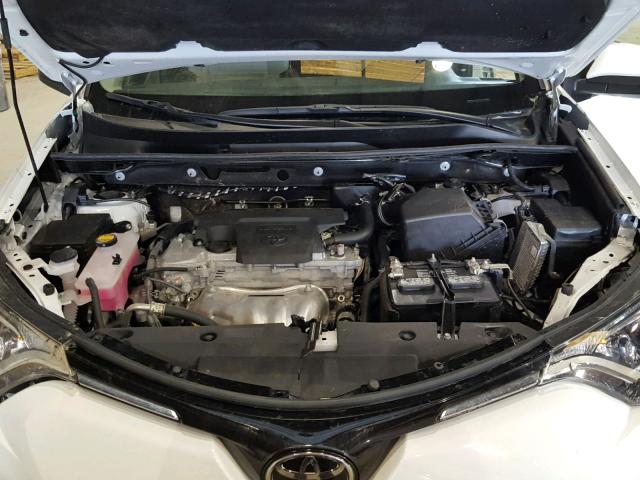 2T3WFREV8JW443253 - 2018 TOYOTA RAV4 ADVEN WHITE photo 7