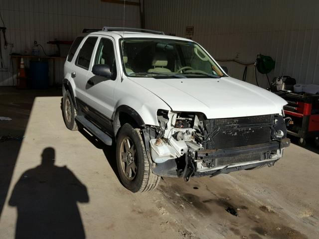 1FMCU93185KA41560 - 2005 FORD ESCAPE XLT WHITE photo 1