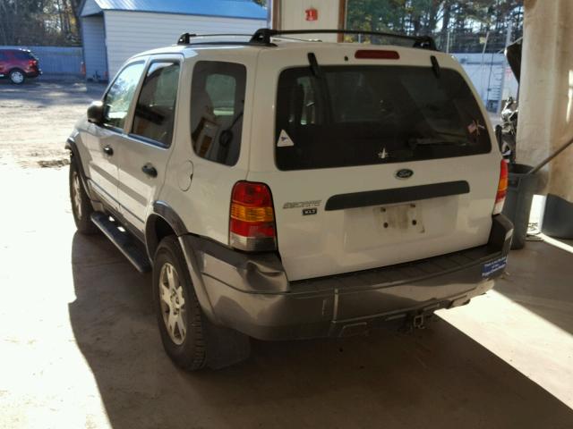 1FMCU93185KA41560 - 2005 FORD ESCAPE XLT WHITE photo 3