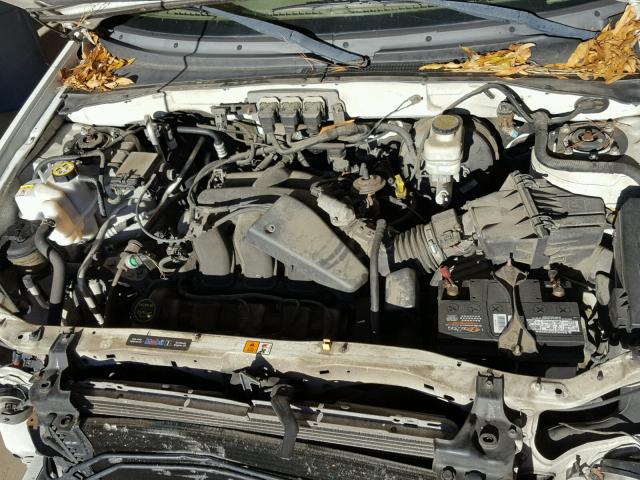 1FMCU93185KA41560 - 2005 FORD ESCAPE XLT WHITE photo 7