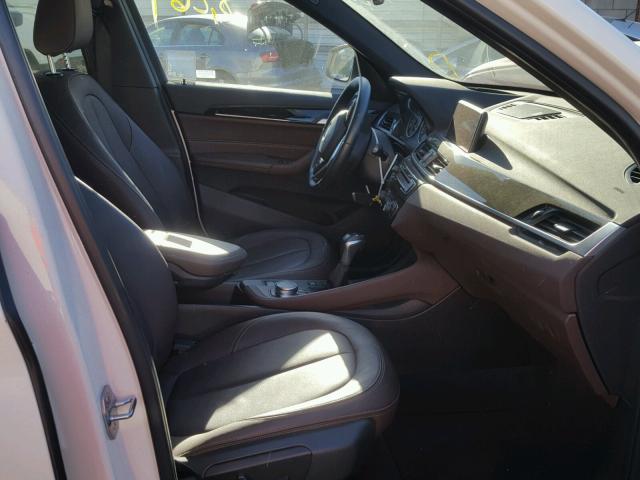 WBXHT3C37H5F74911 - 2017 BMW X1 XDRIVE2 WHITE photo 5