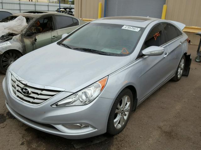 5NPEC4AC2BH177507 - 2011 HYUNDAI SONATA SE SILVER photo 2