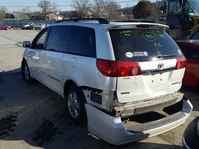 5TDBA22C26S071652 - 2006 TOYOTA SIENNA XLE WHITE photo 3