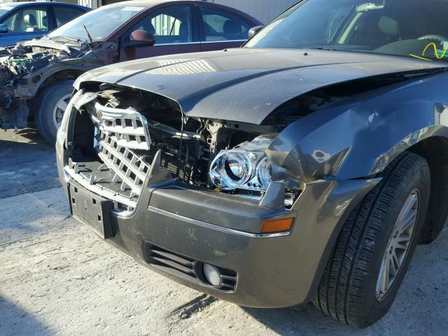 2C3KA53G58H251443 - 2008 CHRYSLER 300 TOURIN GRAY photo 9