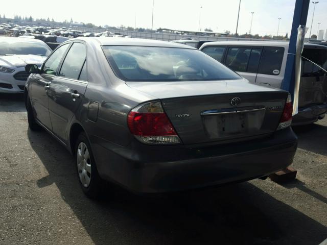 4T1BE32KX5U527291 - 2005 TOYOTA CAMRY LE GRAY photo 3