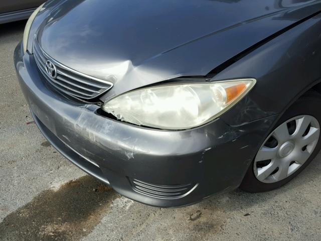 4T1BE32KX5U527291 - 2005 TOYOTA CAMRY LE GRAY photo 9