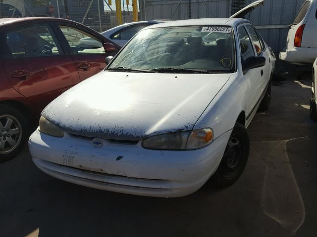 1Y1SK54851Z422211 - 2001 CHEVROLET GEO PRIZM WHITE photo 2