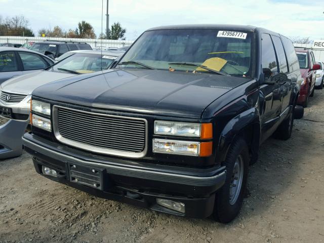 3GKFK16RXWG501695 - 1998 GMC SUBURBAN K BLACK photo 2