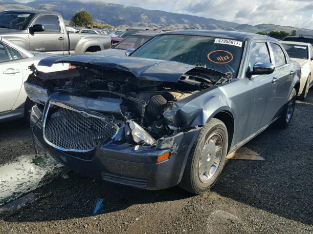 2C3KA43RX7H689448 - 2007 CHRYSLER 300 GRAY photo 2