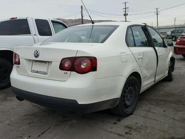 3VWJM71K88M007950 - 2008 VOLKSWAGEN JETTA S WHITE photo 4