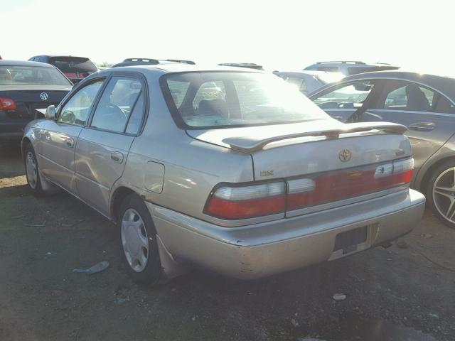 1NXBB02E7VZ578636 - 1997 TOYOTA COROLLA DX GOLD photo 3