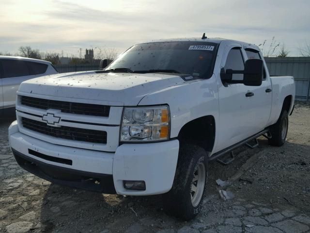 1GCHK236X8F176376 - 2008 CHEVROLET SILVERADO WHITE photo 2