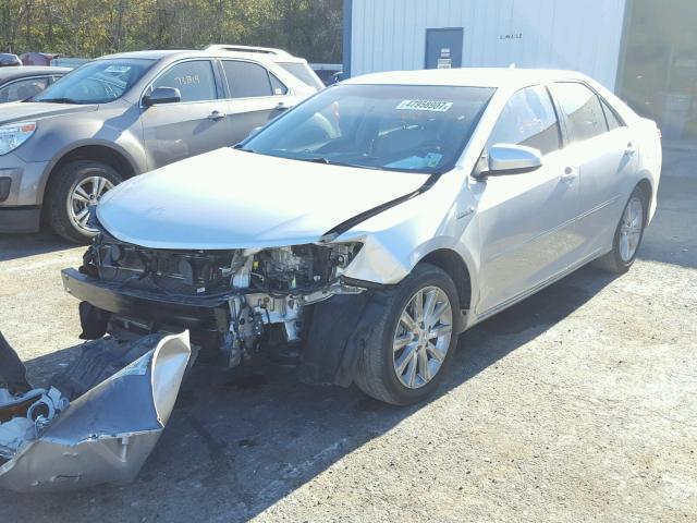 4T1BD1FK0EU108545 - 2014 TOYOTA CAMRY HYBR SILVER photo 2