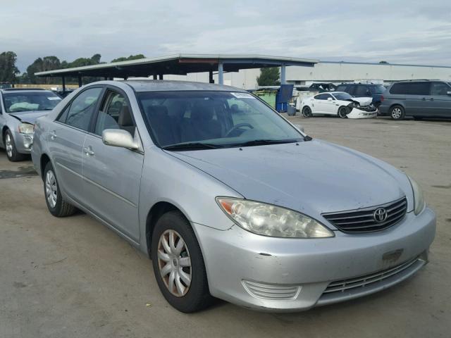 4T1BE32K45U103024 - 2005 TOYOTA CAMRY LE 银色 照片 1