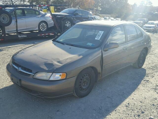 1N4DL01D5WC141511 - 1998 NISSAN ALTIMA XE TAN photo 2