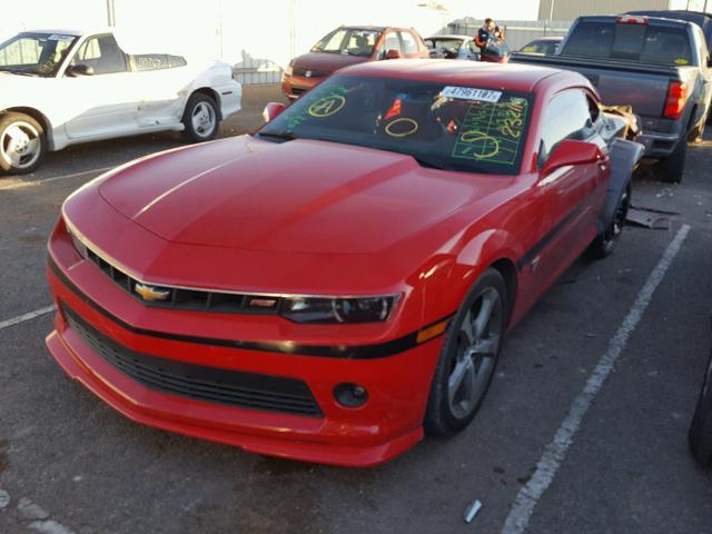 2G1FF1E31F9232115 - 2015 CHEVROLET CAMARO LT RED photo 2