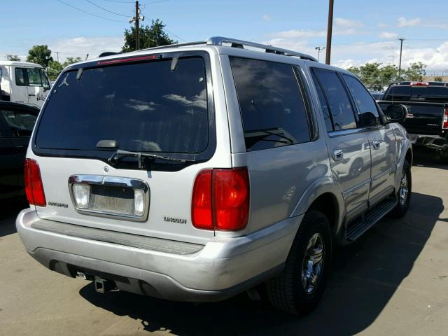 5LMRU27L1WLJ45703 - 1998 LINCOLN NAVIGATOR Күміс фото 4