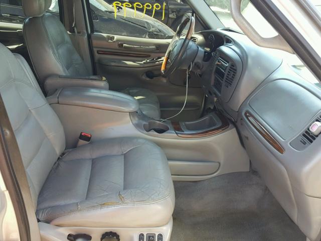 5LMRU27L1WLJ45703 - 1998 LINCOLN NAVIGATOR Күміс фото 5