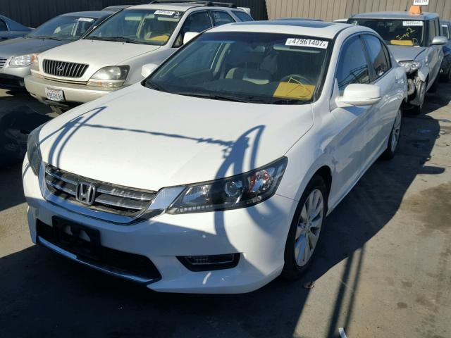 1HGCR2F74DA158183 - 2013 HONDA ACCORD EX WHITE photo 2