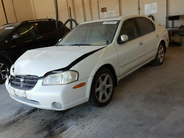 JN1CA31A61T316993 - 2001 NISSAN MAXIMA GXE WHITE photo 2