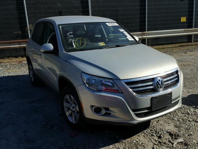 WVGAV7AX0AW513995 - 2010 VOLKSWAGEN TIGUAN S SILVER photo 1