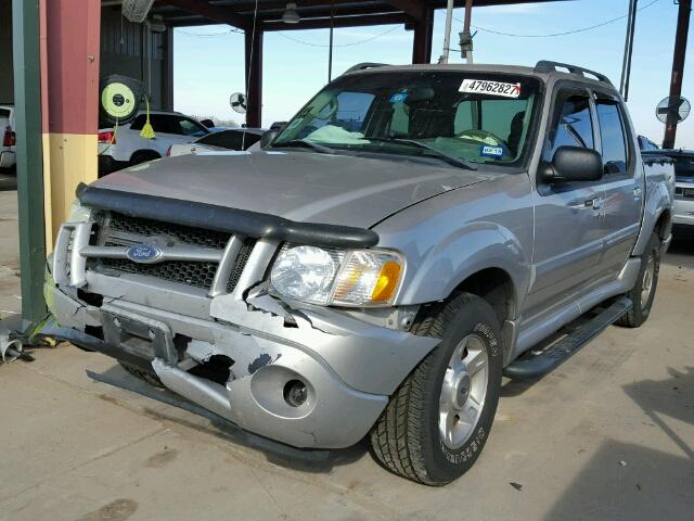 1FMDU67K34UA46867 - 2004 FORD EXPLORER S SILVER photo 2