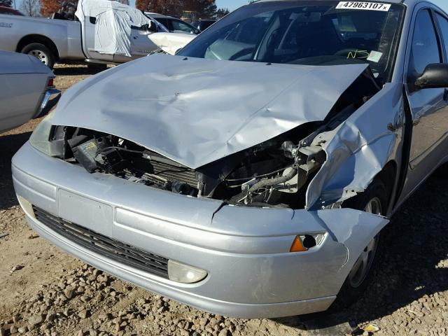 1FAFP3433YW292334 - 2000 FORD FOCUS SE SILVER photo 9