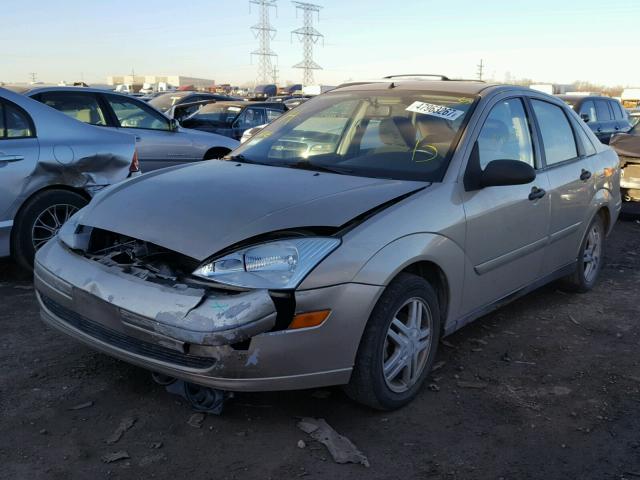 1FAFP34302W167914 - 2002 FORD FOCUS SE SILVER photo 2