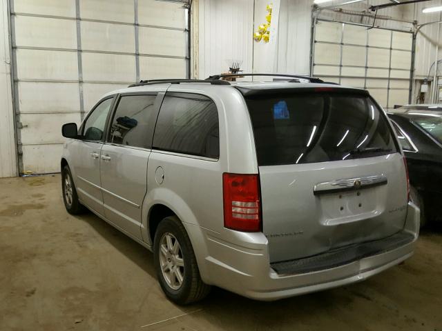 2A4RR5D10AR351022 - 2010 CHRYSLER TOWN & COU SILVER photo 3