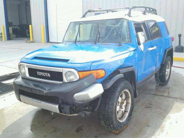 JTEBU11F470035152 - 2007 TOYOTA FJ CRUISER BLUE photo 2