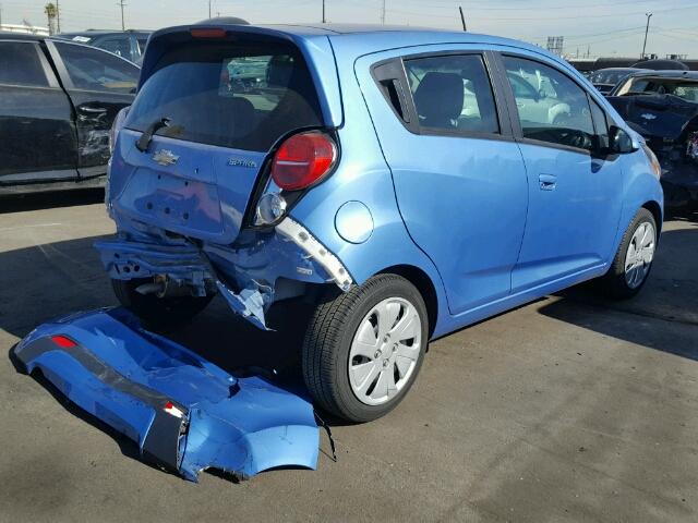 KL8CD6S92EC567812 - 2014 CHEVROLET SPARK 1LT BLUE photo 4