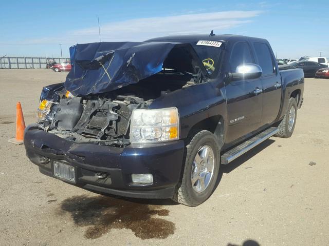 3GCPCTE02BG297982 - 2011 CHEVROLET SILVERADO BLUE photo 2