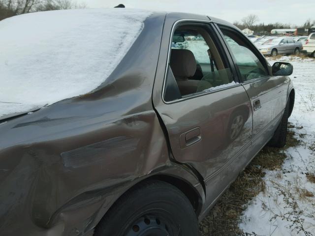 4T1BG22K9XU614137 - 1999 TOYOTA CAMRY CE BROWN photo 4