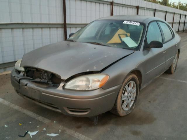 1FAFP53U66A104003 - 2006 FORD TAURUS SE BROWN photo 2