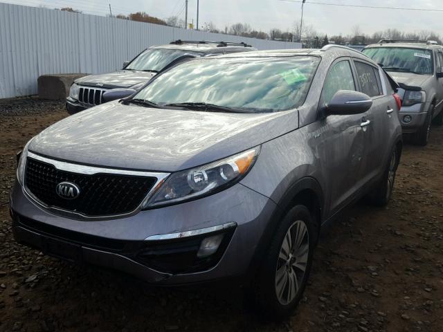 KNDPCCAC1F7691538 - 2015 KIA SPORTAGE E SILVER photo 2