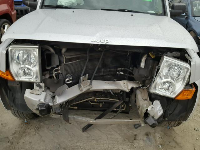 1J4RH4GK1AC118244 - 2010 JEEP COMMANDER SILVER photo 7