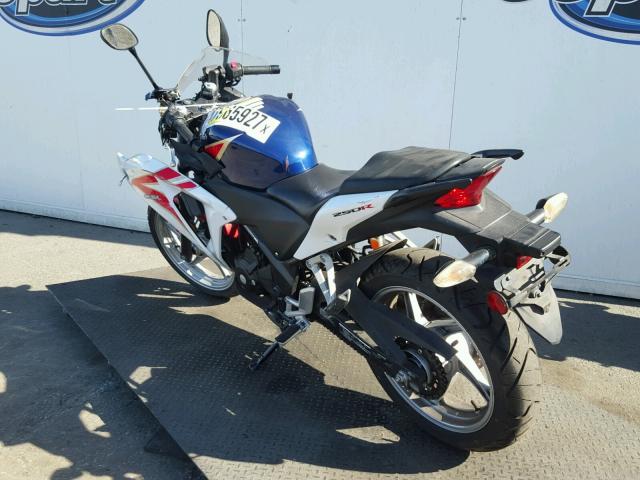 MLHMC4104C5201693 - 2012 HONDA CBR250 R TWO TONE photo 3