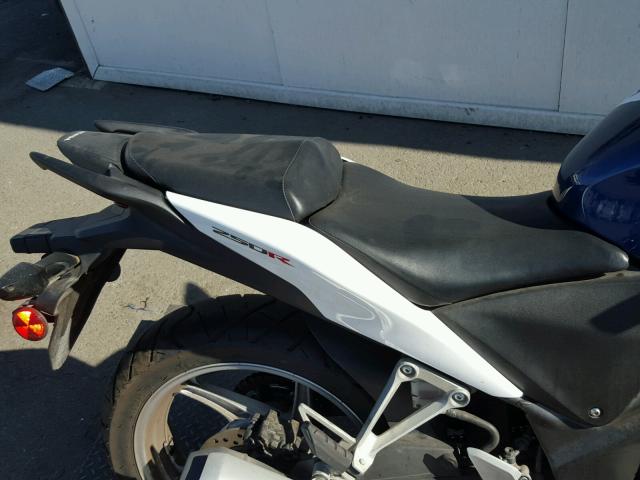 MLHMC4104C5201693 - 2012 HONDA CBR250 R TWO TONE photo 6