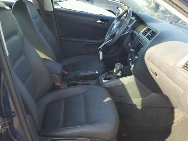 3VWDX7AJ5BM339900 - 2011 VOLKSWAGEN JETTA SE Mavi foto 5