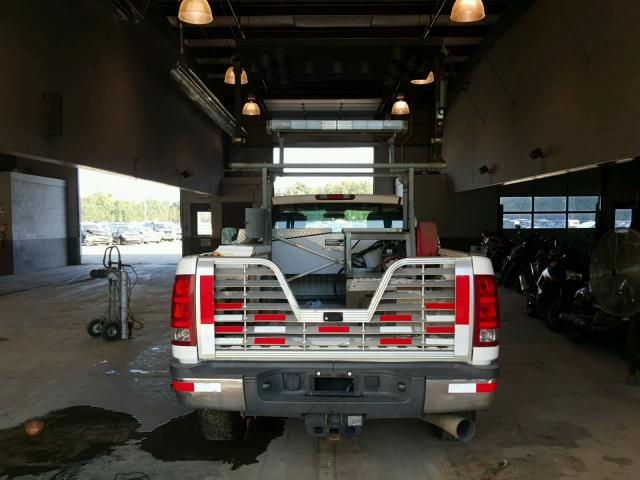 1GT01ZE88CF128228 - 2012 GMC SIERRA C25 WHITE photo 6