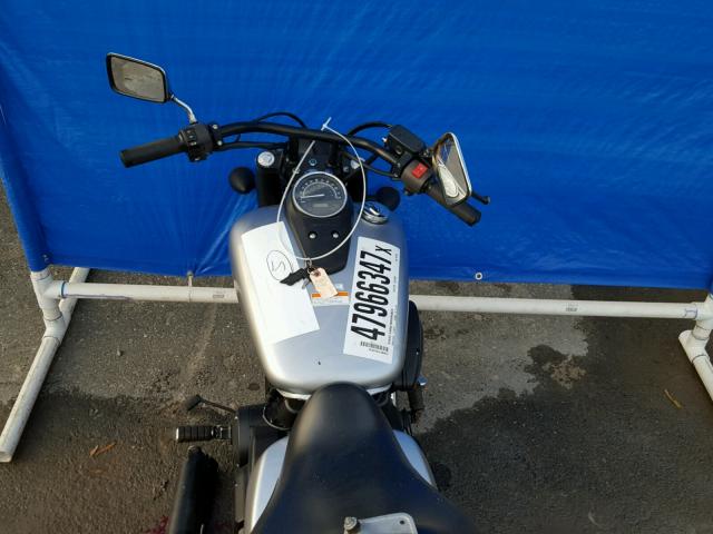 JH2RC5373FK501568 - 2015 HONDA VT750 C2B SILVER photo 5