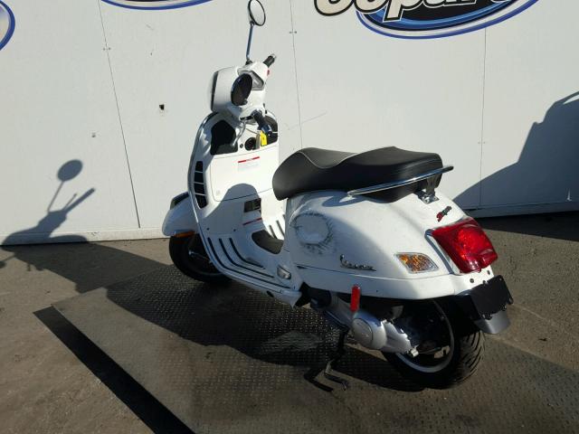 ZAPM459L3H5101966 - 2017 VESPA GTS 300 SU WHITE photo 3