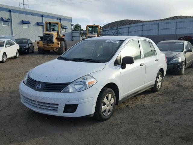 3N1CC11E29L495020 - 2009 NISSAN VERSA S WHITE photo 2