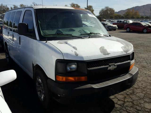 1GNFG15T831121055 - 2003 CHEVROLET EXPRESS G1 WHITE photo 1