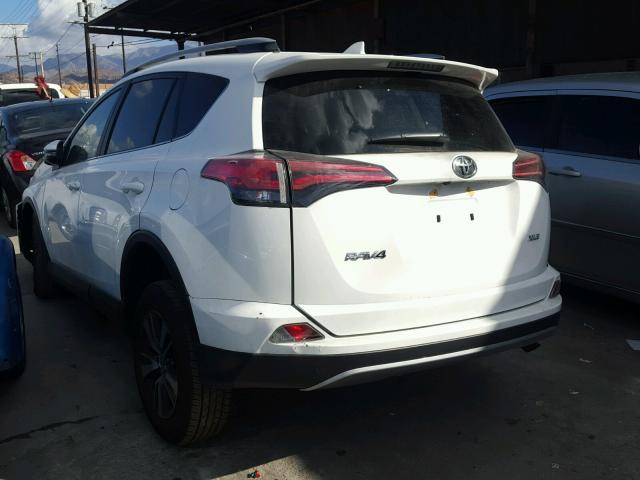 JTMWFREV6HJ710012 - 2017 TOYOTA RAV4 XLE WHITE photo 3